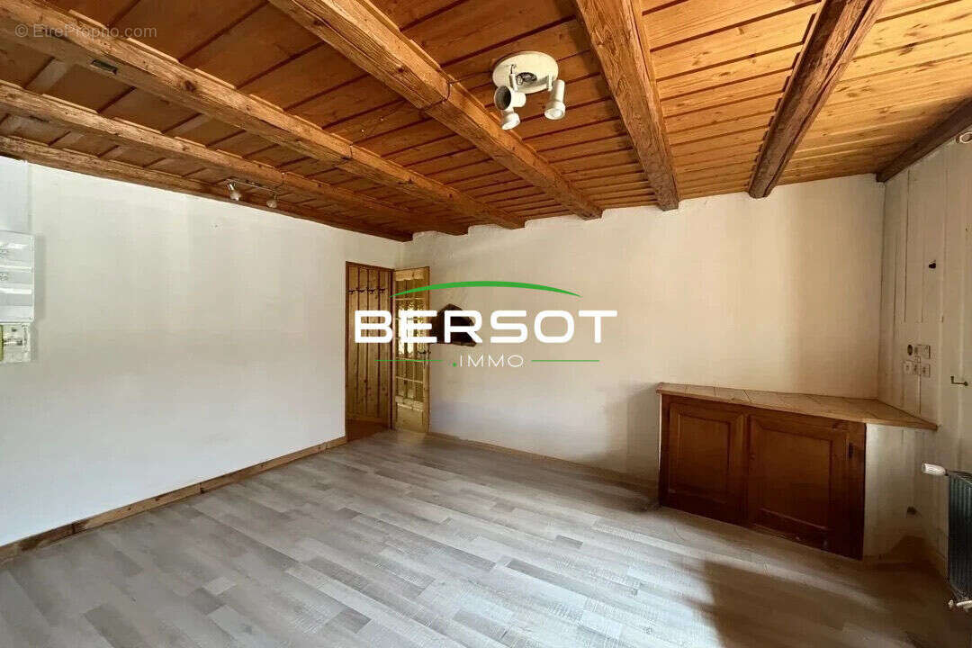 Appartement à LA CLUSE-ET-MIJOUX