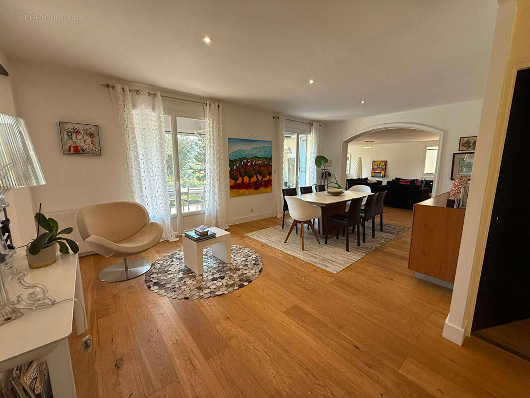 Maison de plain-pied de 132,17 m² avec piscine, 3 Chambres et terrain de 3 490 m² - photo 6