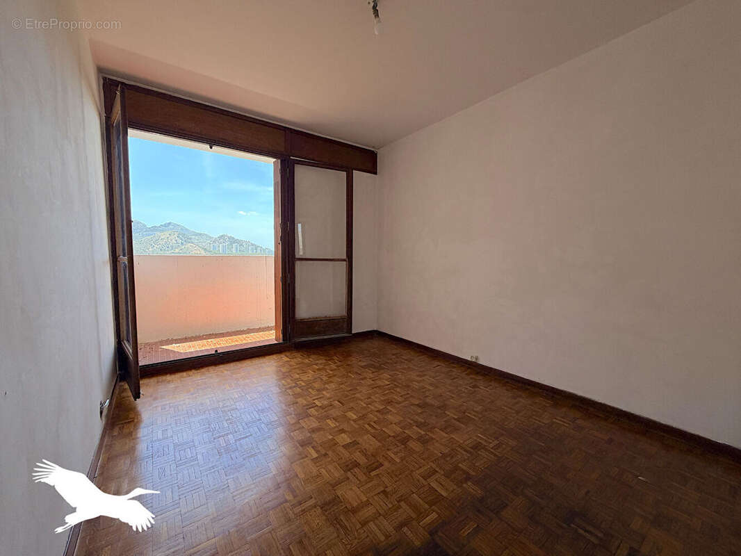 A VENDRE - Marseille 13009, Secteur Mazargues - Appartement 3/4 pièces 66 m2 avec extérieurs et cave - photo 7