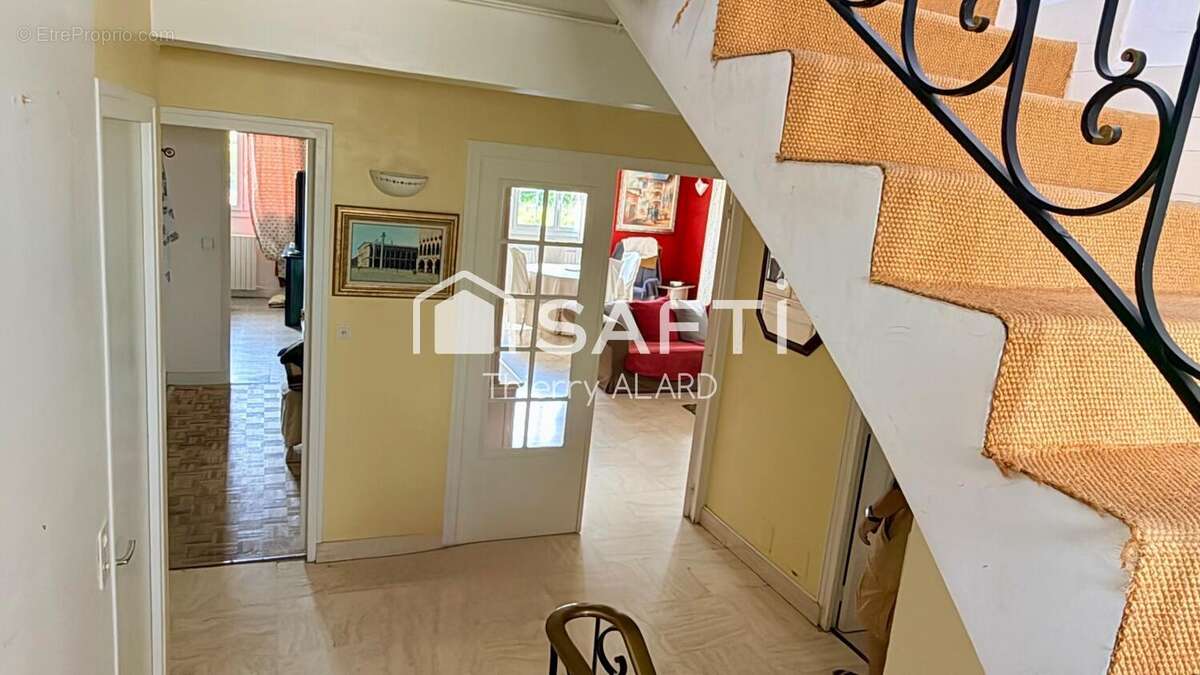 Maison 200 m² à Domont  - photo 5
