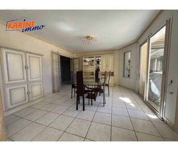 Maison 206 m² à Fontaines-Saint-Martin  - photo 5