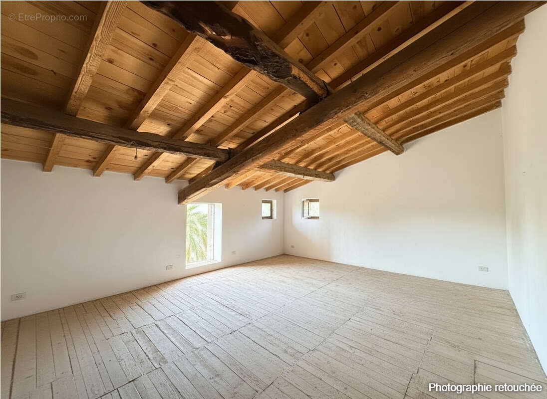 Grande maison de ville avec cours + possibilité de 2 logements ! - photo 14
