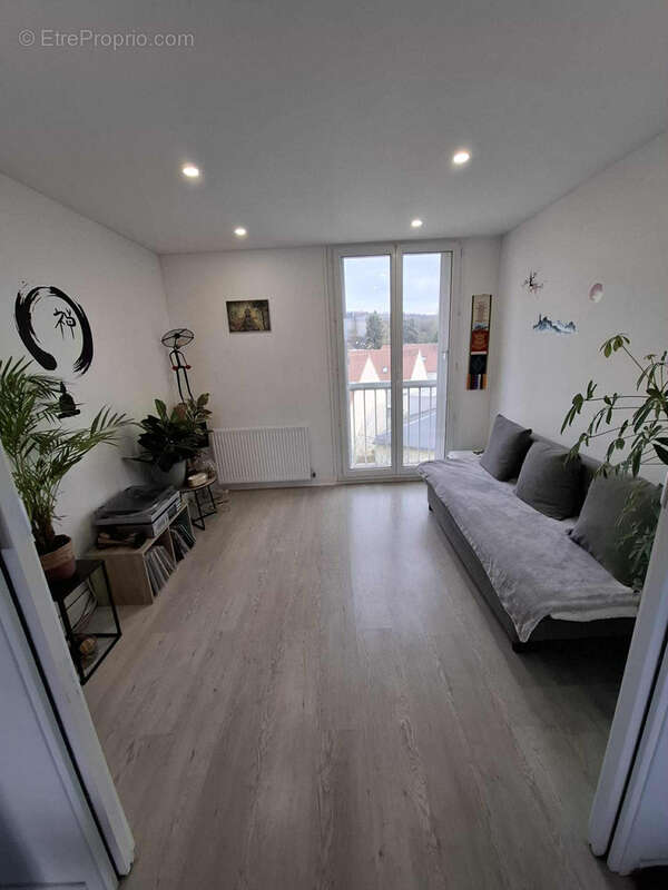 Appartement à LAMORLAYE