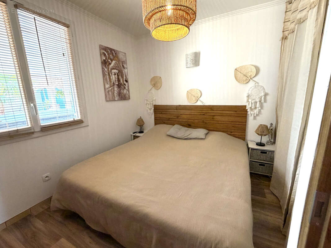 Vente villa Plain Pied entièrement rénovée + dépendance avec piscine et jacuzzi 66250 Saint Laurent de la Sala - photo 6