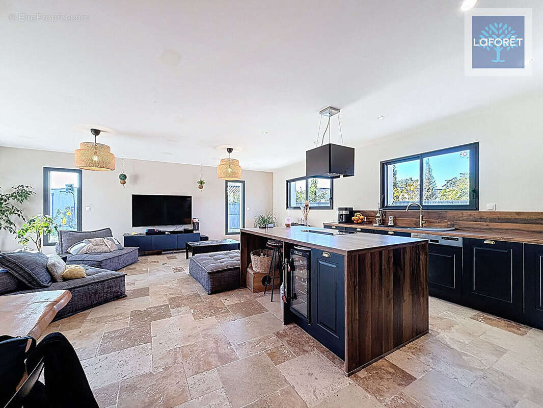 Maison à AMBARES-ET-LAGRAVE