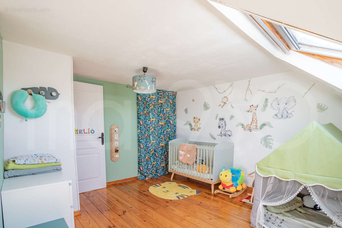 De beaux volumes: 3 chambres, dressing et aucun travaux - photo 11