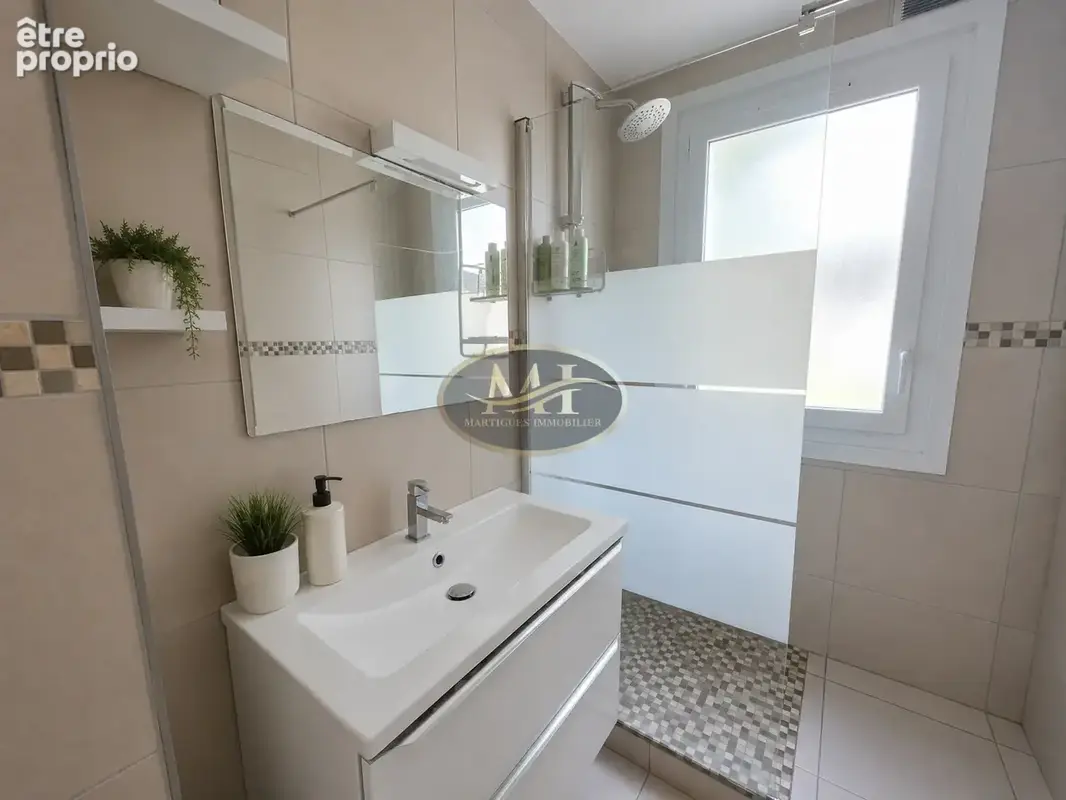 Appartement T5 de 91,04 m2   Istres   220 000 € - photo 4