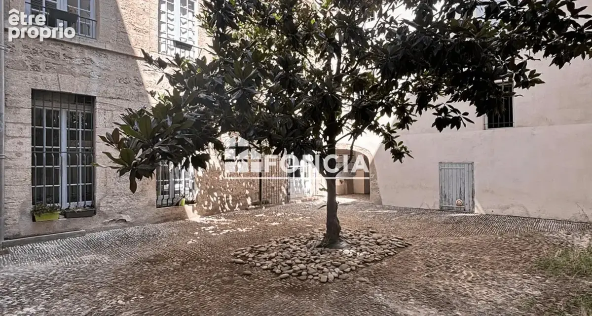 Pézenas – Appartement T3 rénové en plein centre-ville - photo 10
