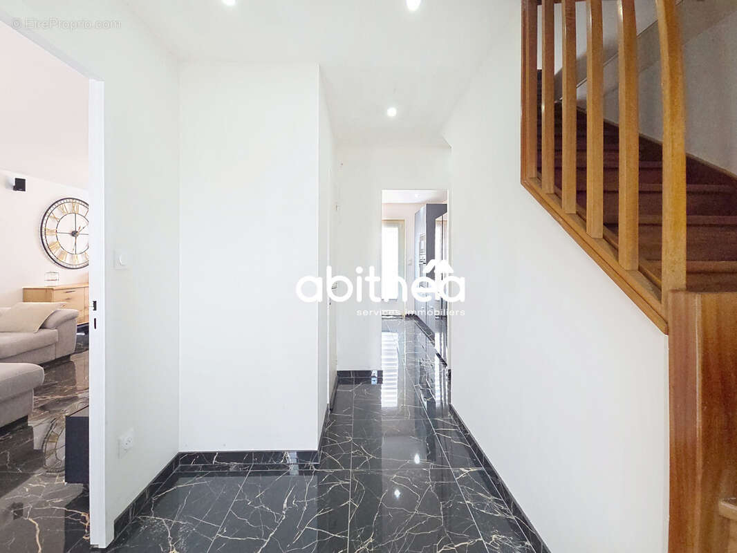 Maison à COURRIERES