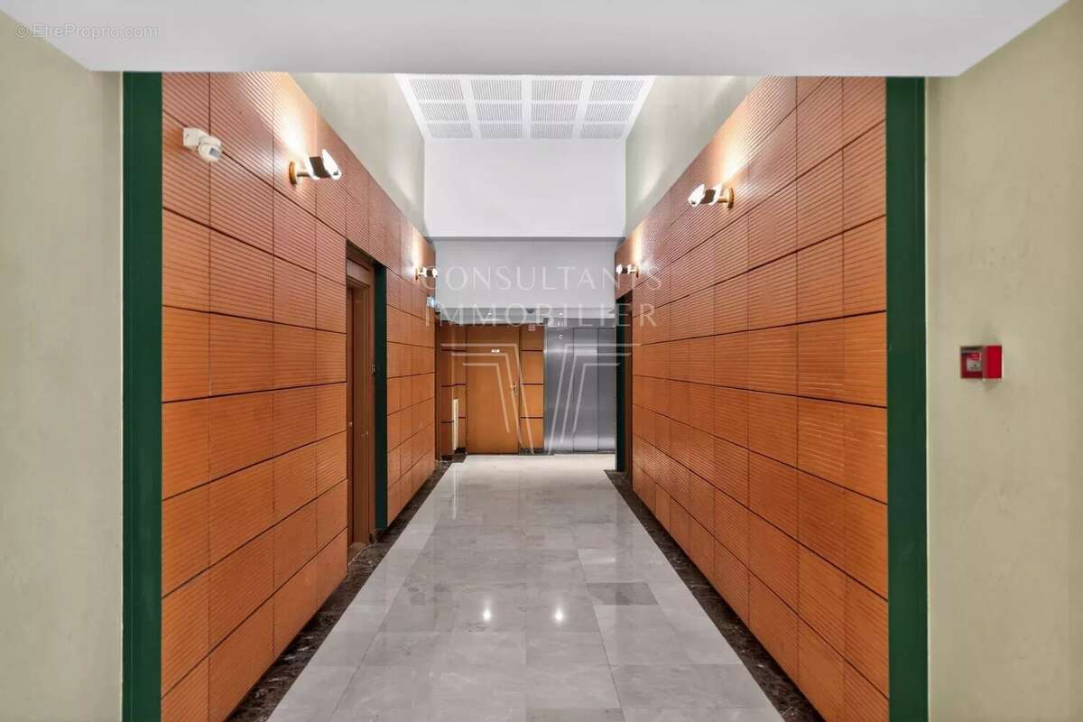 Appartement à COURBEVOIE