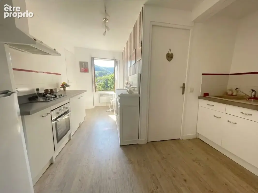 Maison 76 m² à Pontaumur  - photo 2