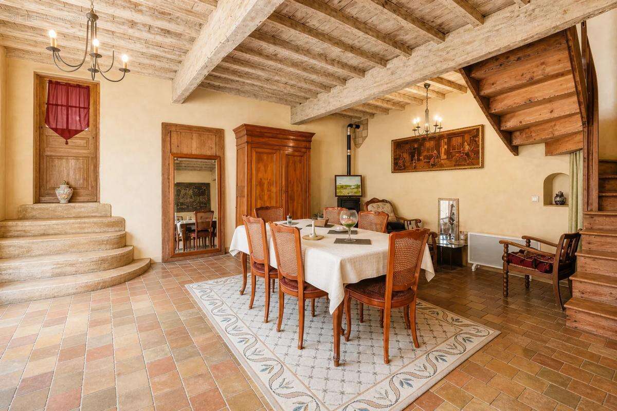 Maison à COURZIEU