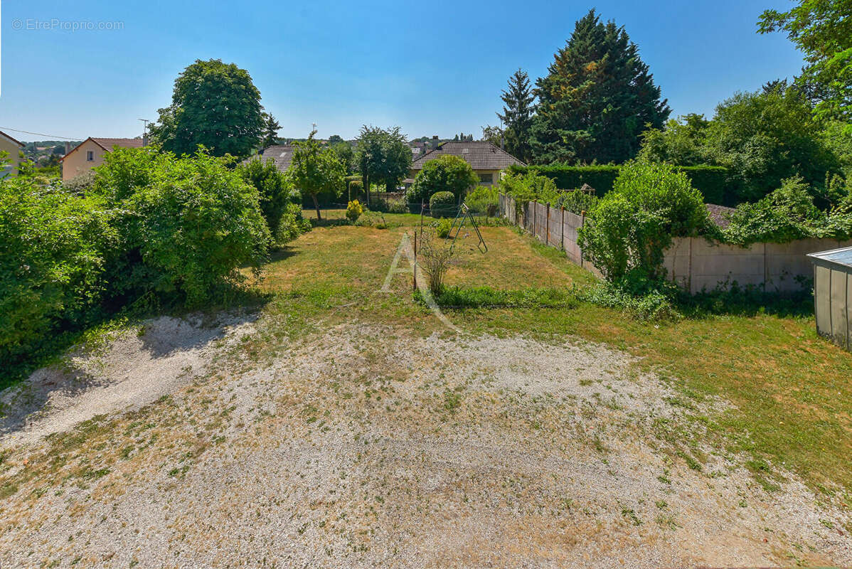 Maison à VAUX-LE-PENIL