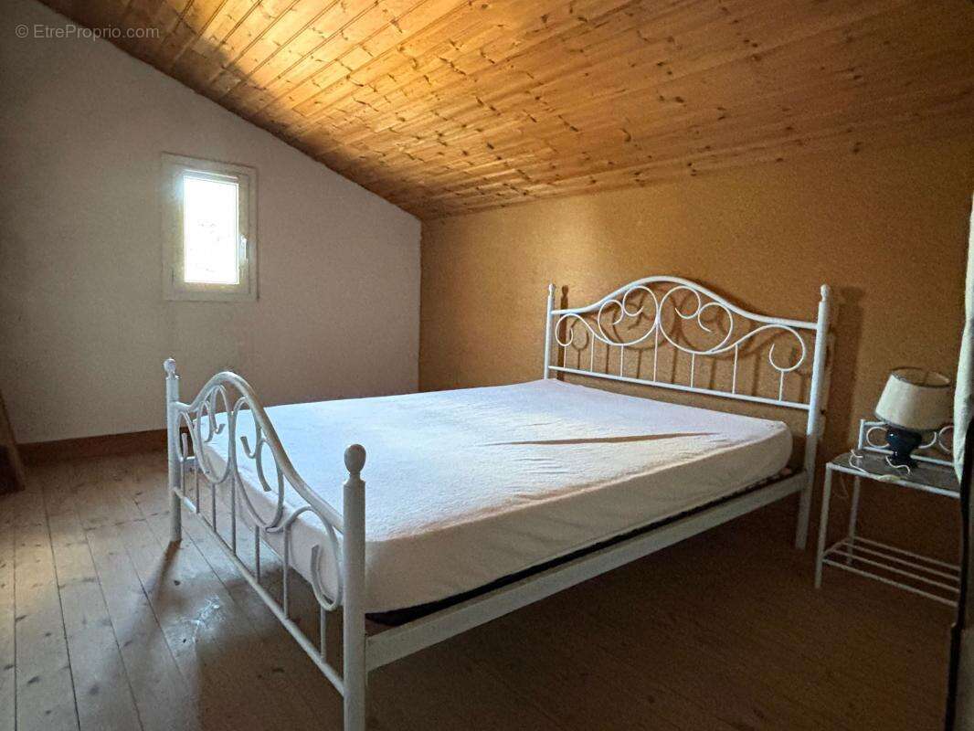 À vendre – Belle maison familiale avec vue mer, dépendance et jardin – La Brée-les-Bains, plage à pied - photo 18