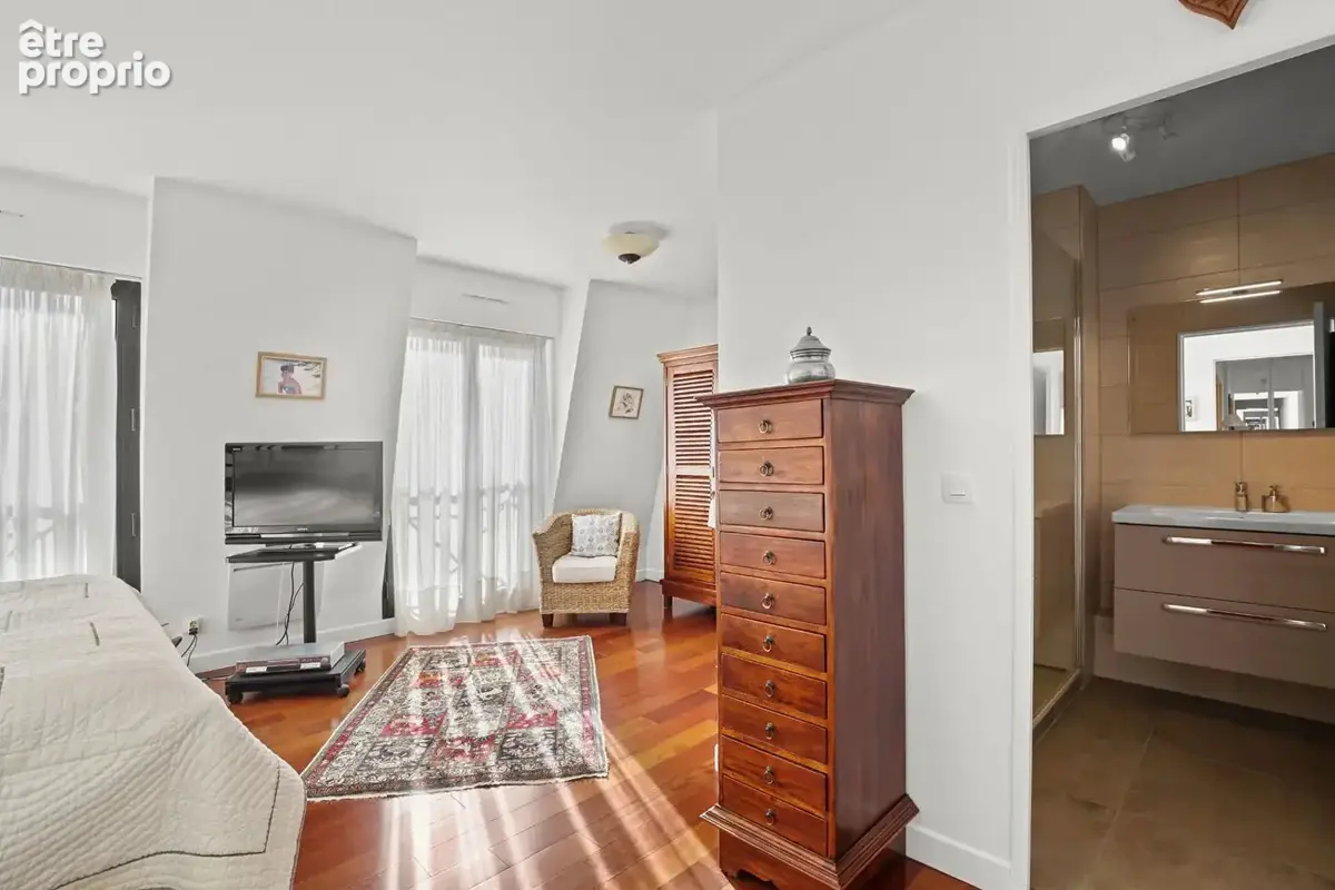 BAS DE CHATOU PROCHE CENTRE-VILLE Très bel Appartement Duplex de 111 m² avec 3 chambres et possibilité d'une 4è - photo 12