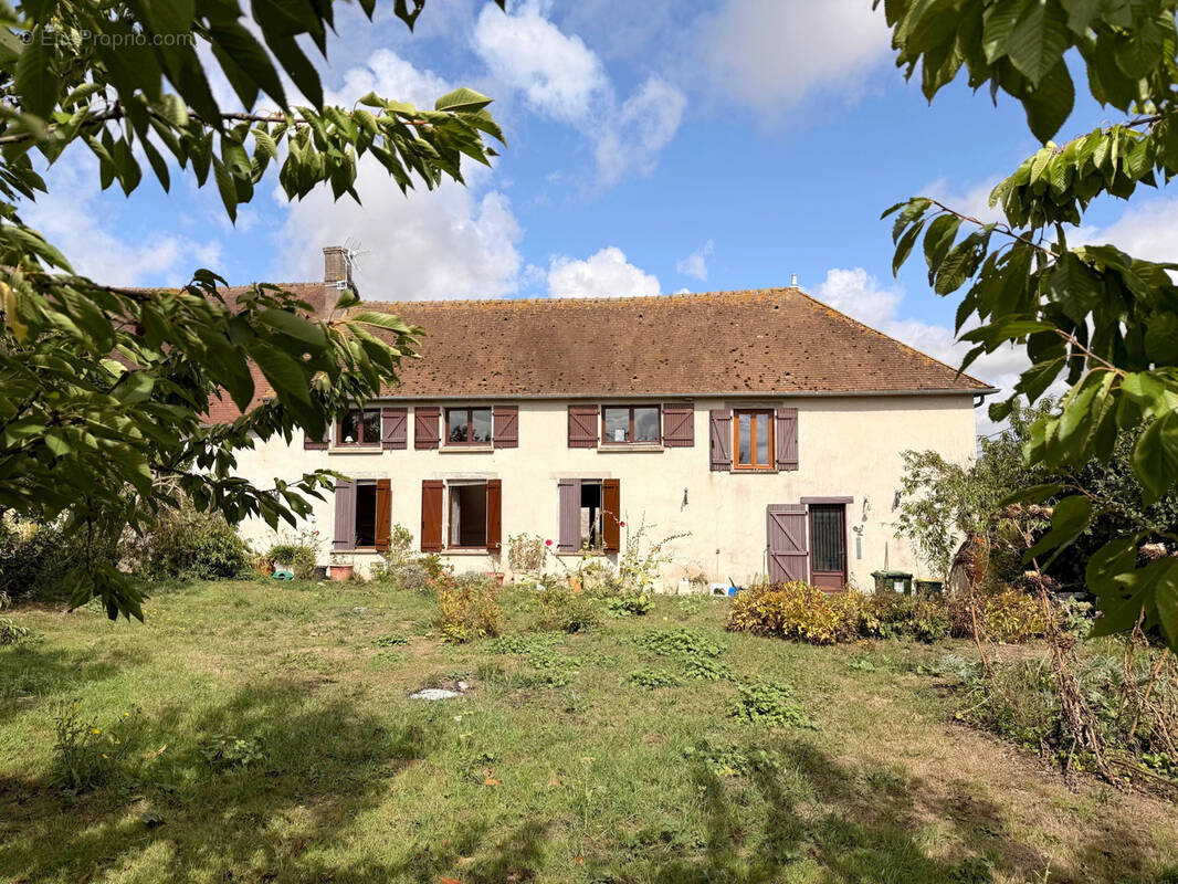 Maison à SAINT-LUBIN-DE-LA-HAYE