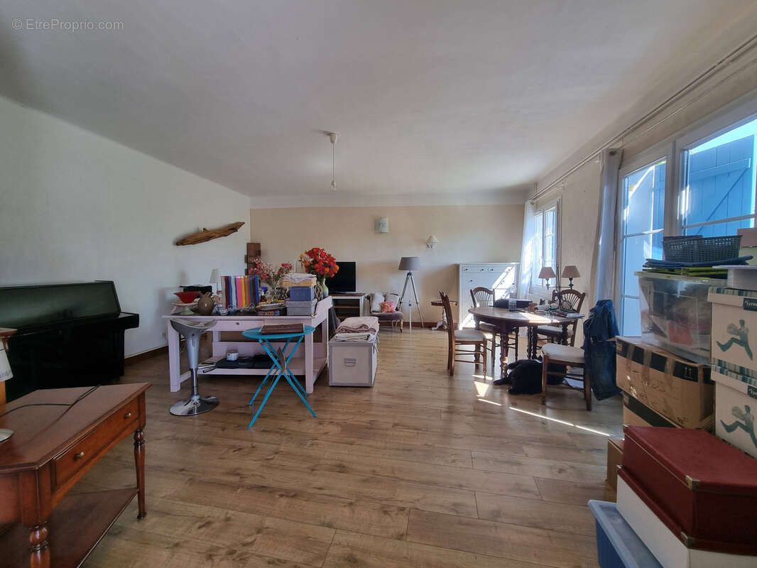 Maison à ARTIGNOSC-SUR-VERDON