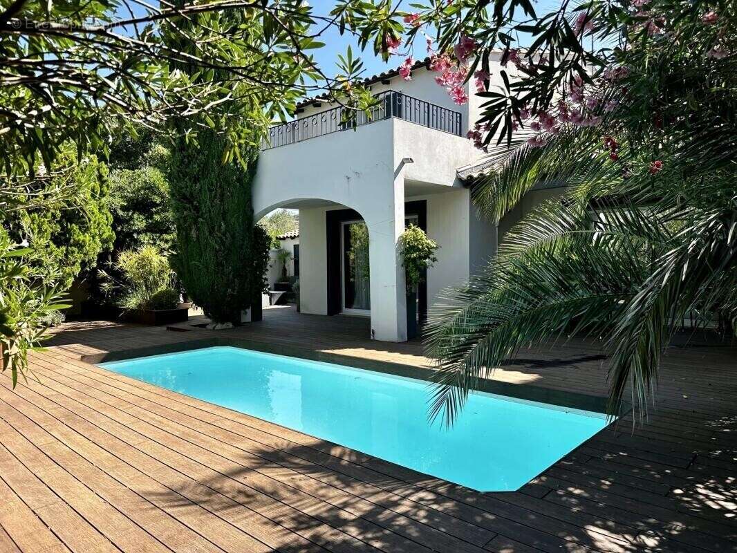 Maison à LES ANGLES