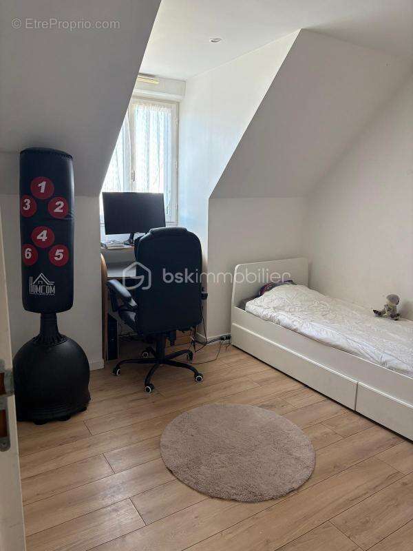 Maison à SAINT-PIERRE-DU-PERRAY