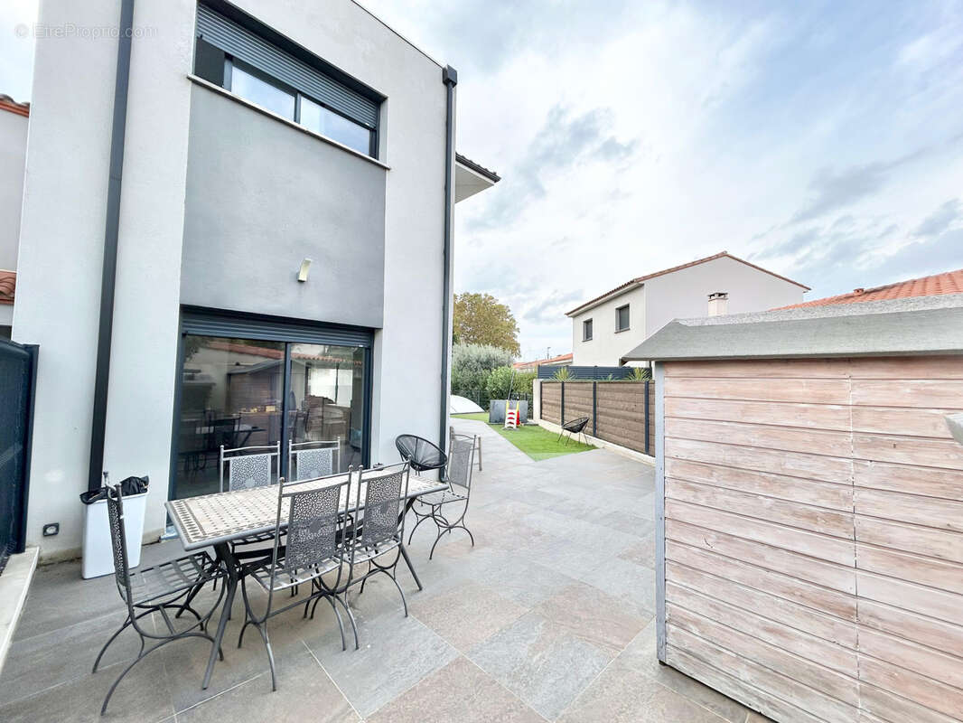 Maison à SAINT-ESTEVE