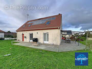 Maison à D'HUISON-LONGUEVILLE