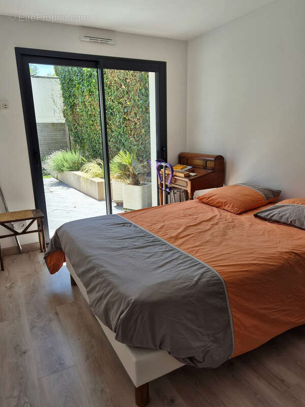 LA CHAUME - Maison familiale récente 156 m2 hab. proche Quai + Terrasses Jardin et Parking - photo 8
