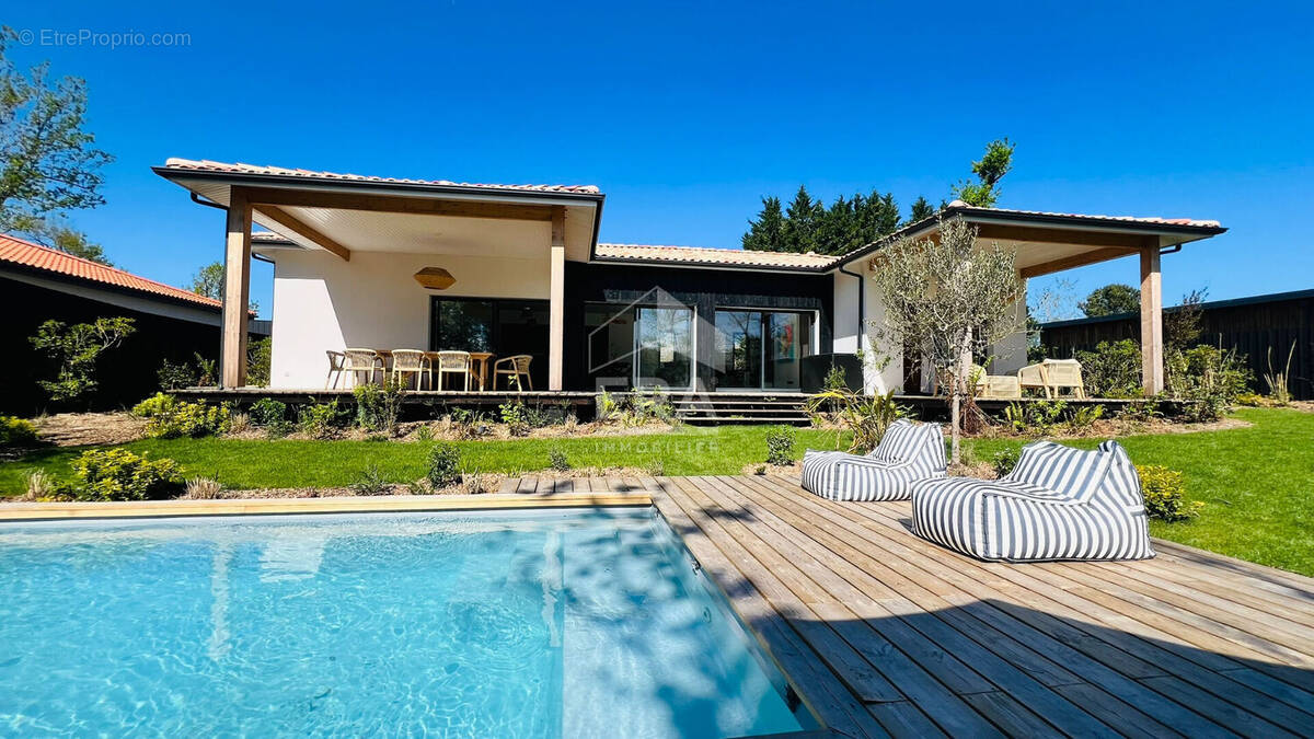 Maison à MIOS