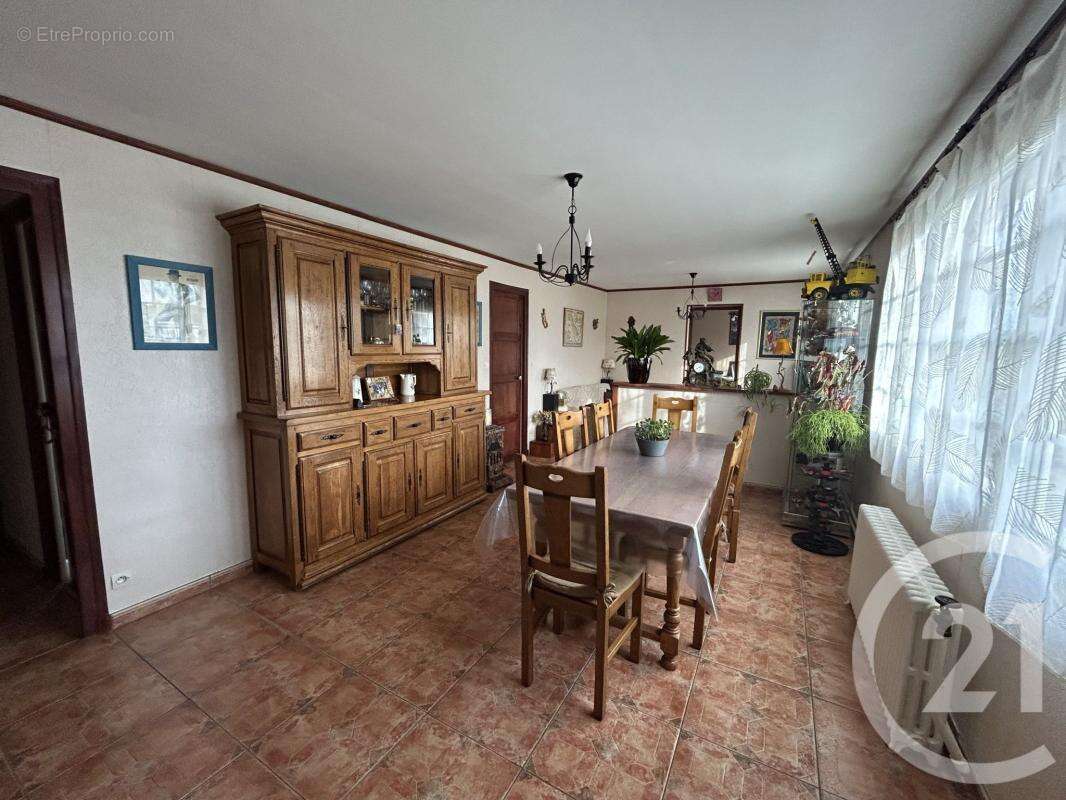 Maison à VILLERS-SOUS-SAINT-LEU