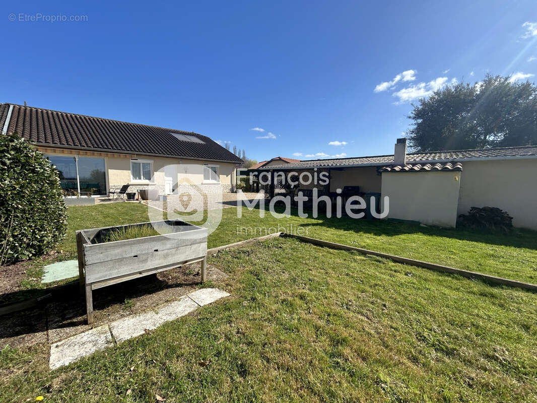 Maison à CONFRANCON