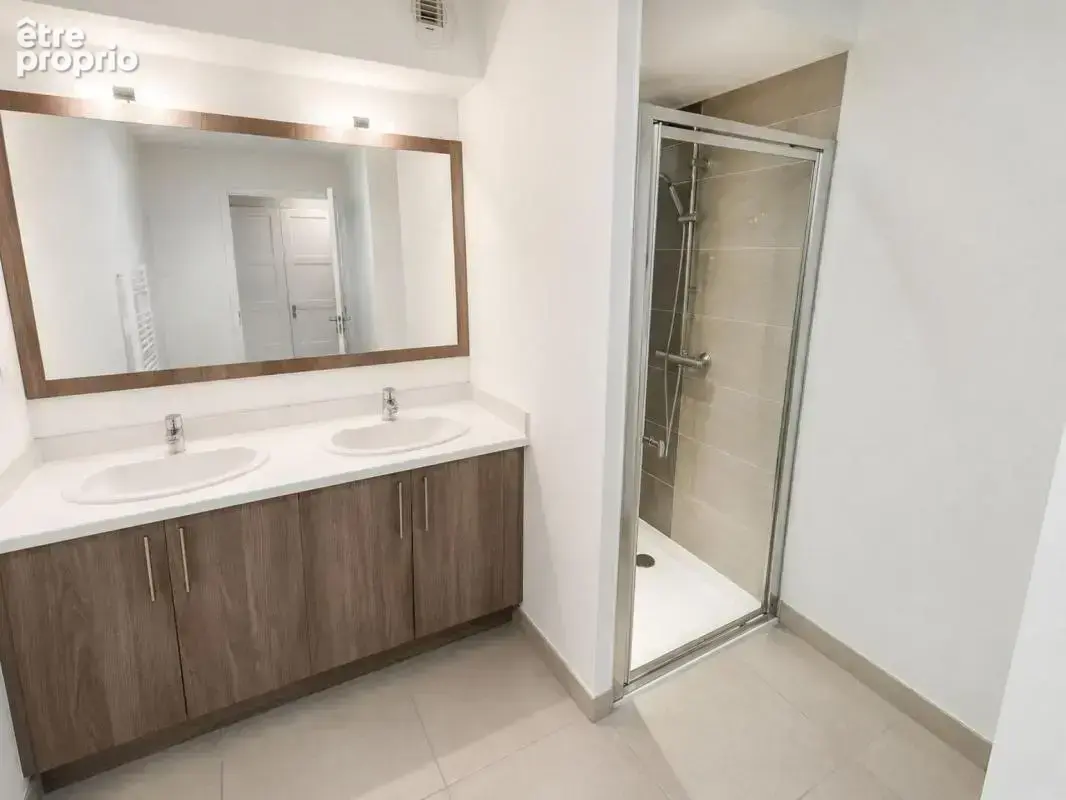 A vendre : t3 de 80m² / terrasse / parking - cogolin - photo 7