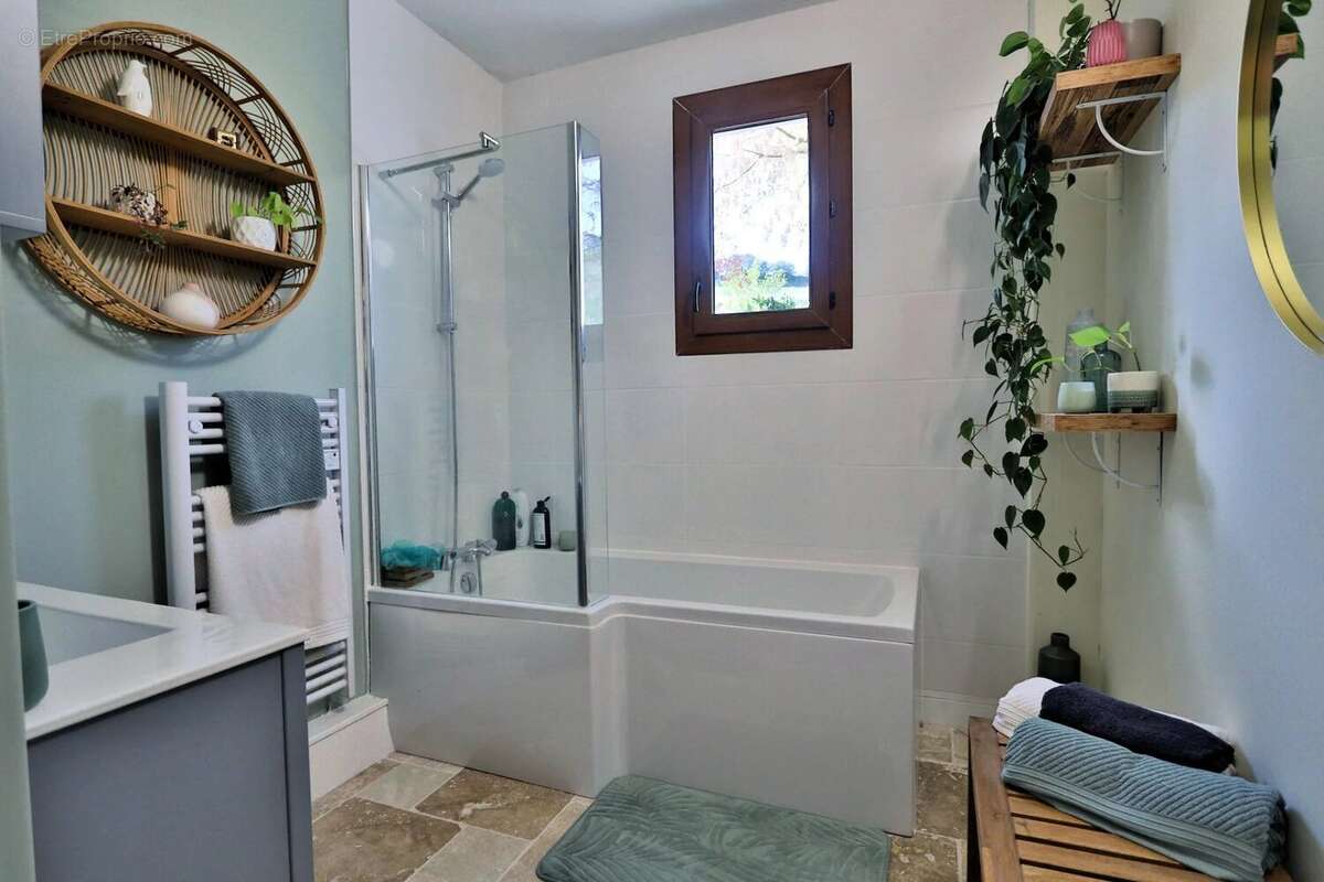 Maison à AURIONS-IDERNES