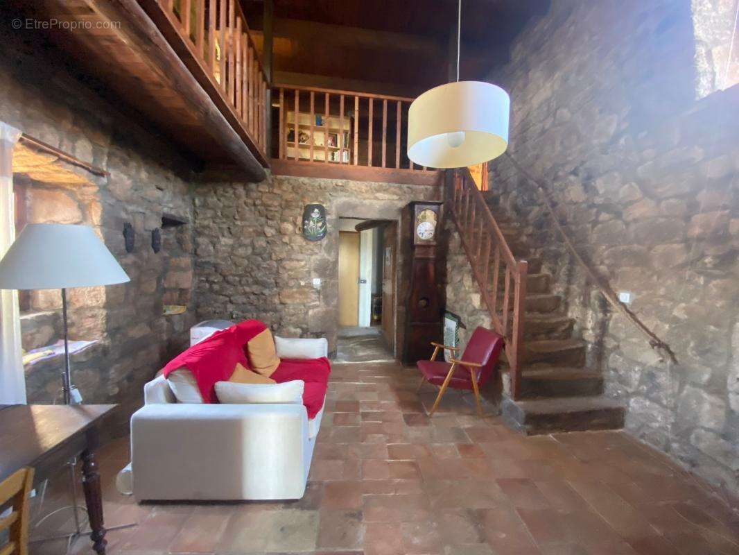 Maison à LABLACHERE