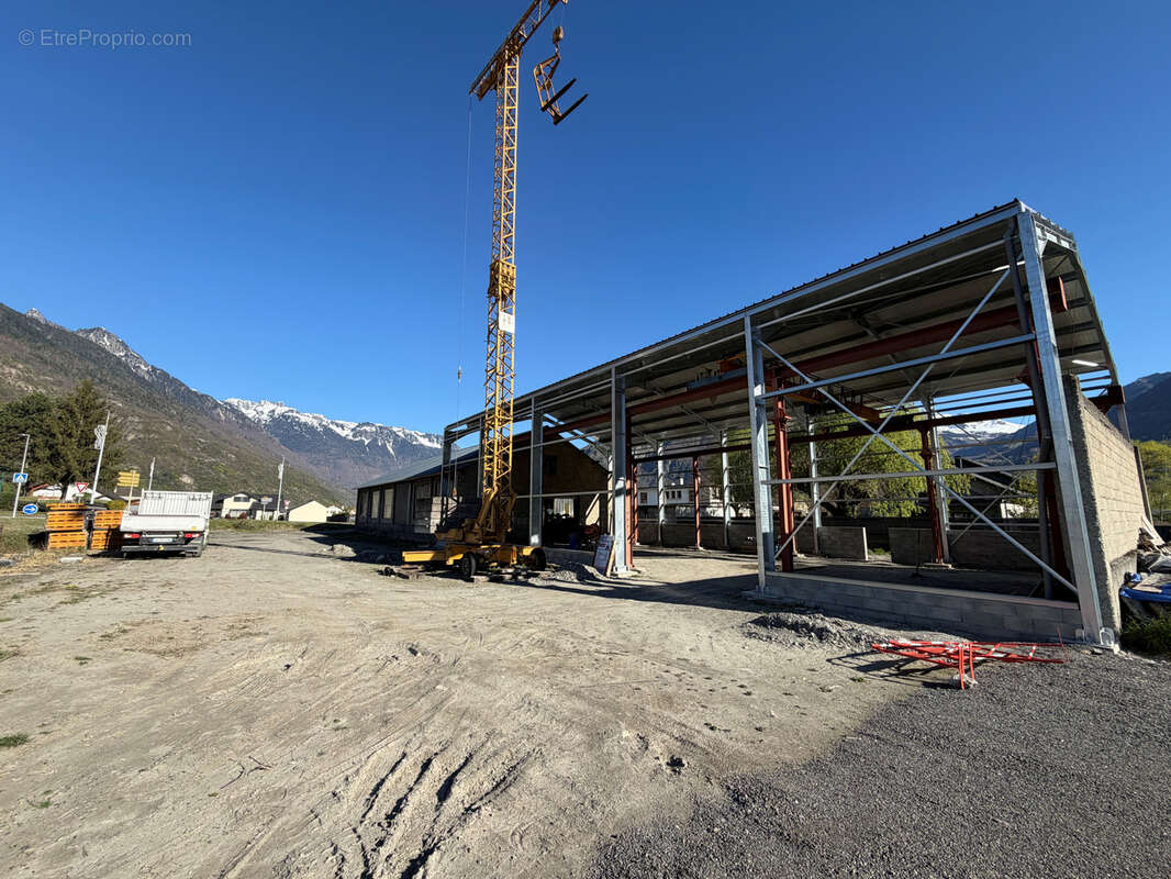 Commerce à SAINT-ETIENNE-DE-CUINES