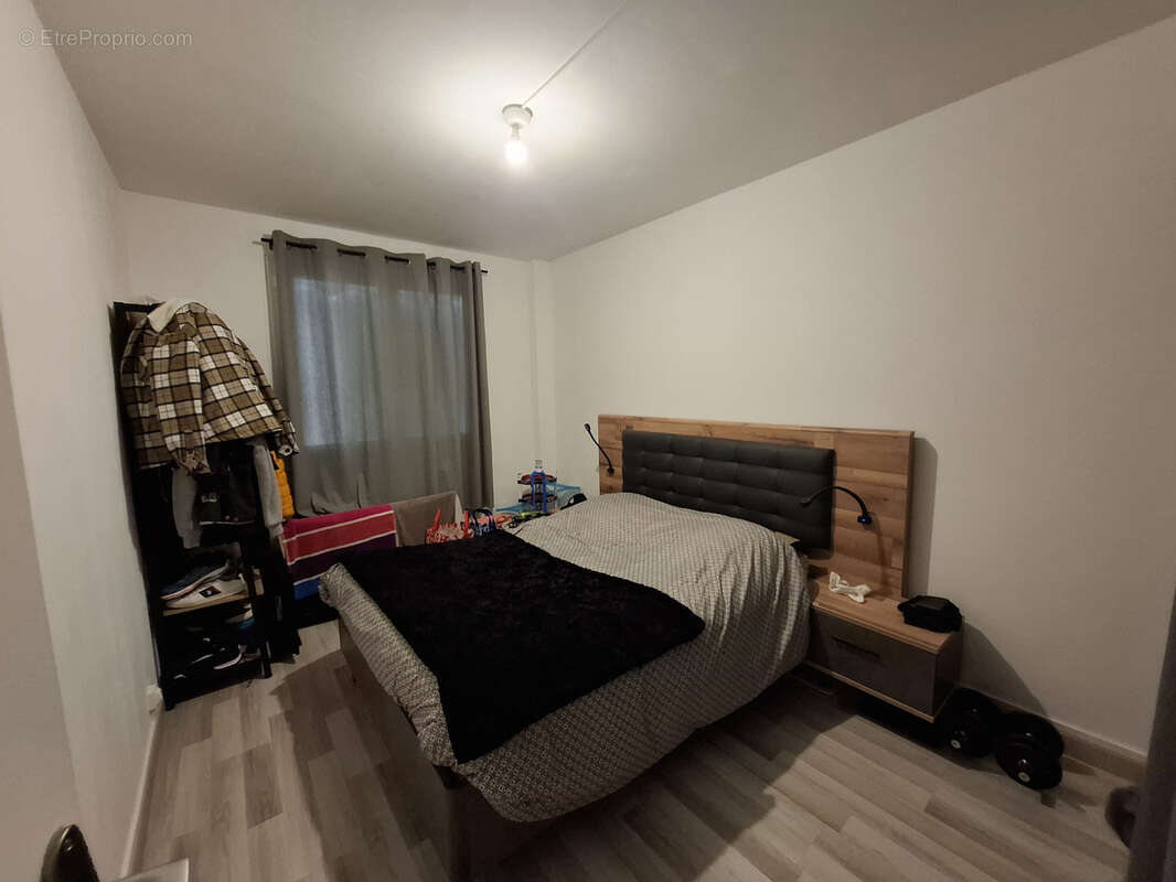 Appartement à SAINT-JULIEN-LES-VILLAS