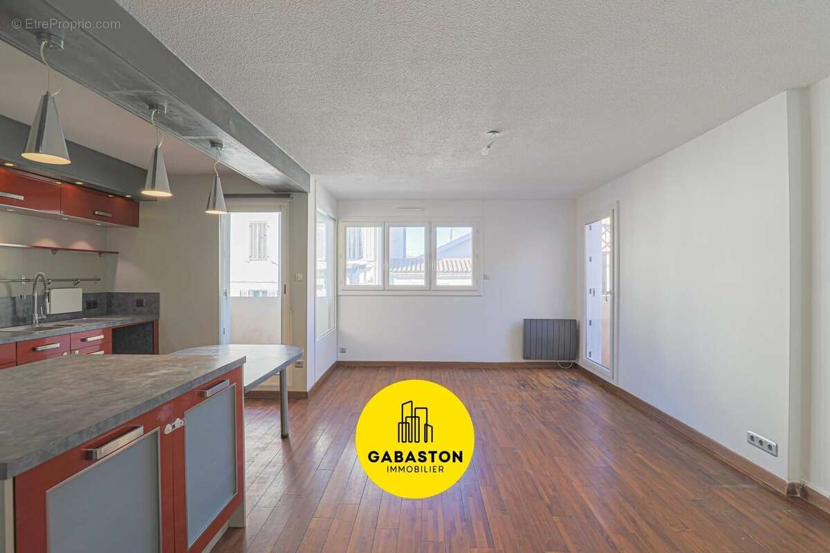 Appartement à MARSEILLE-11E