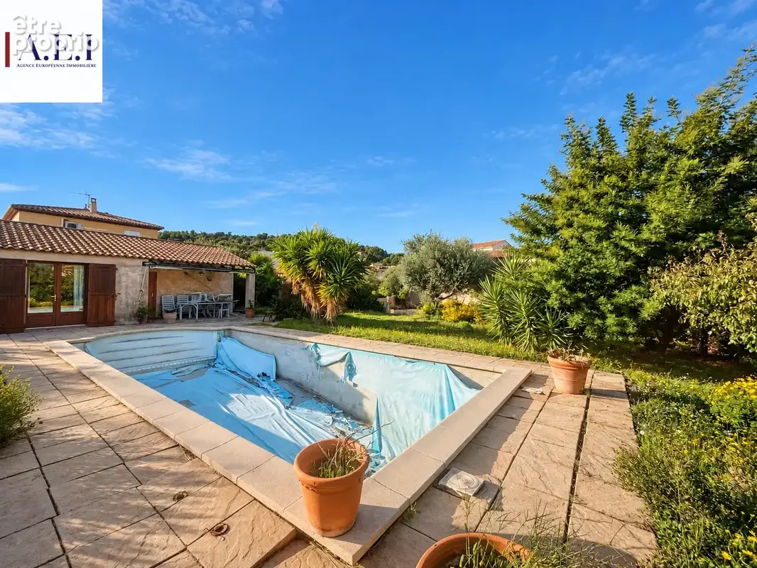 Limite Six-Fours - Villa individuelle de plain-pied avec piscine, dépendance & garage - photo 14