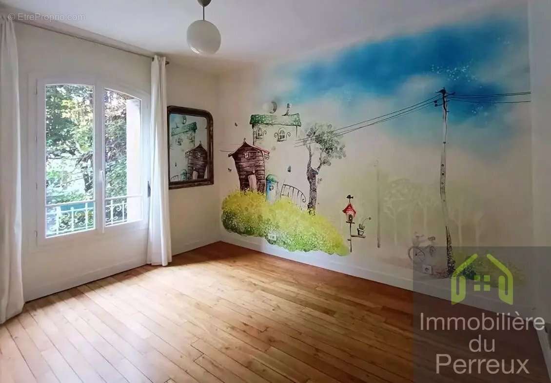 Maison à LE PERREUX-SUR-MARNE