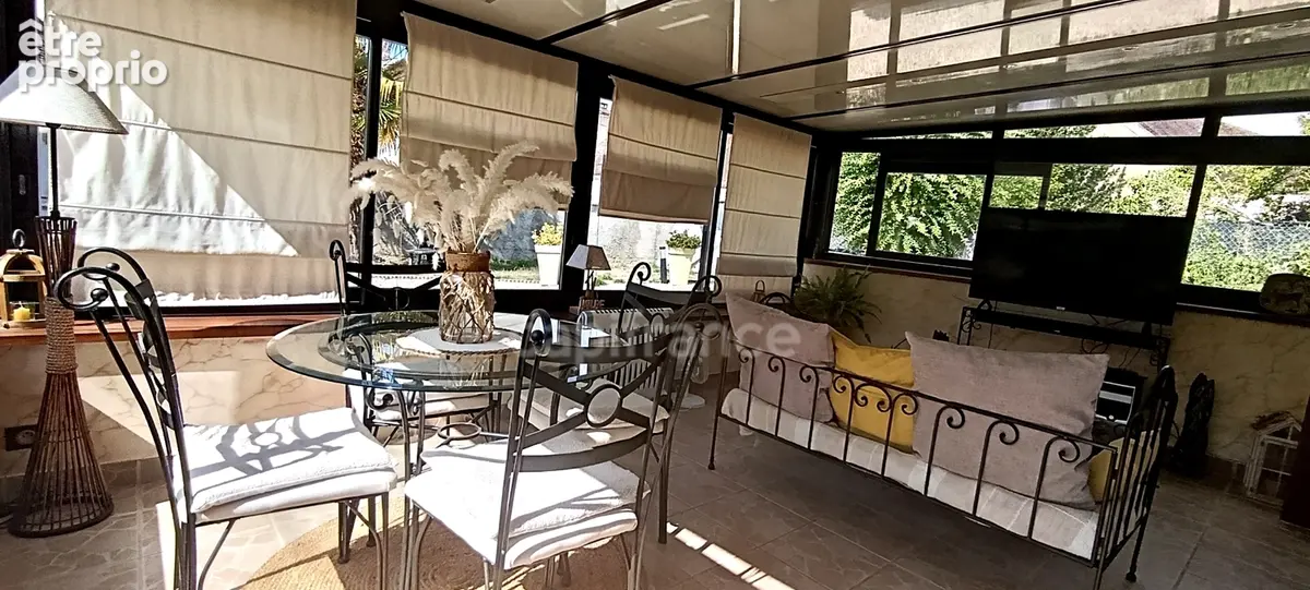 Virginie Masson – Capifrance vous propose cette maison en pierre de 92 m² pleine de charme, située à Seignelay, proche des comme - photo 6