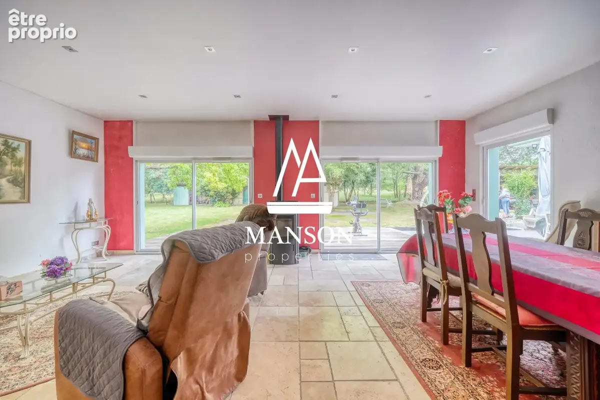 Maison 200 m² à Sainte-Eulalie  - photo 5