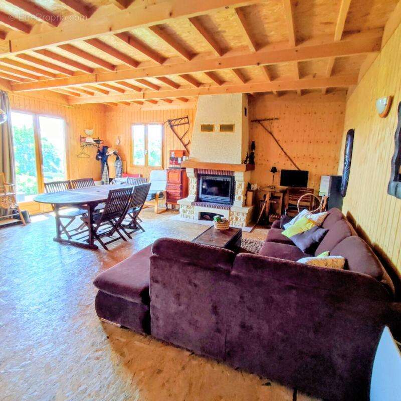 Maison à OUROUX-EN-MORVAN