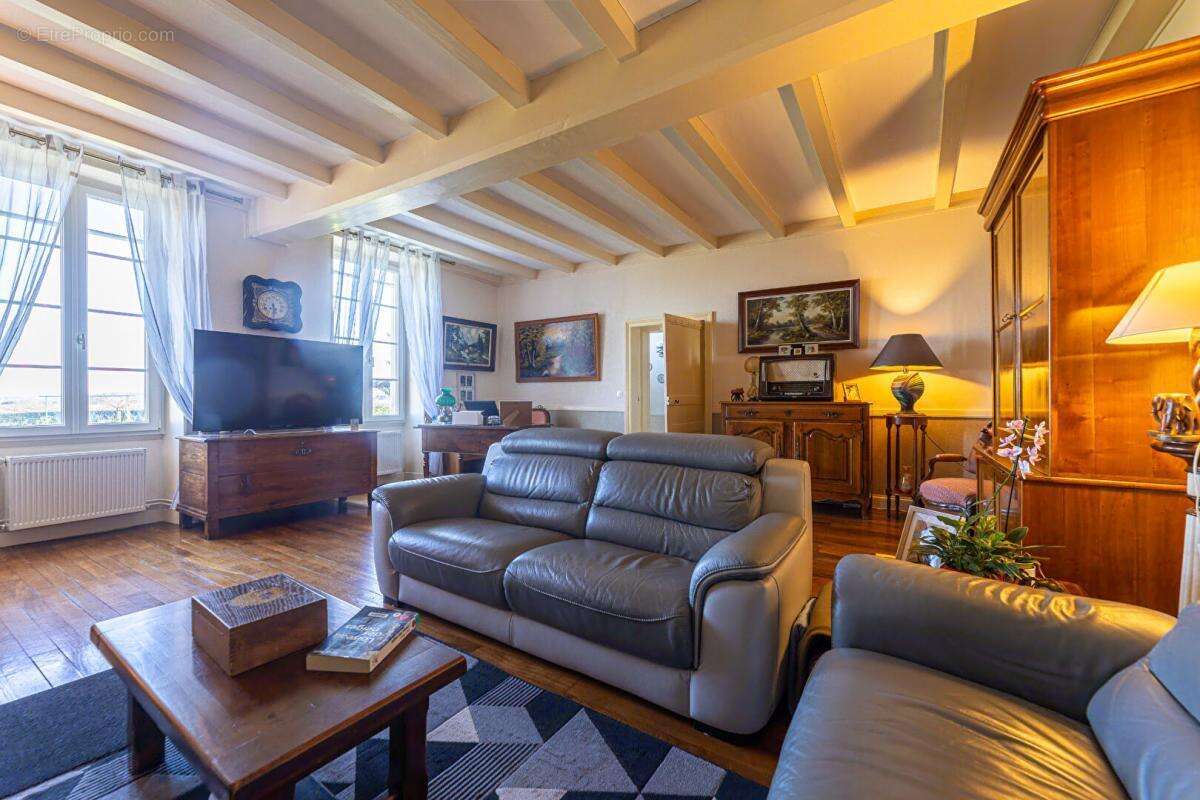 Maison à JARNAC-CHAMPAGNE