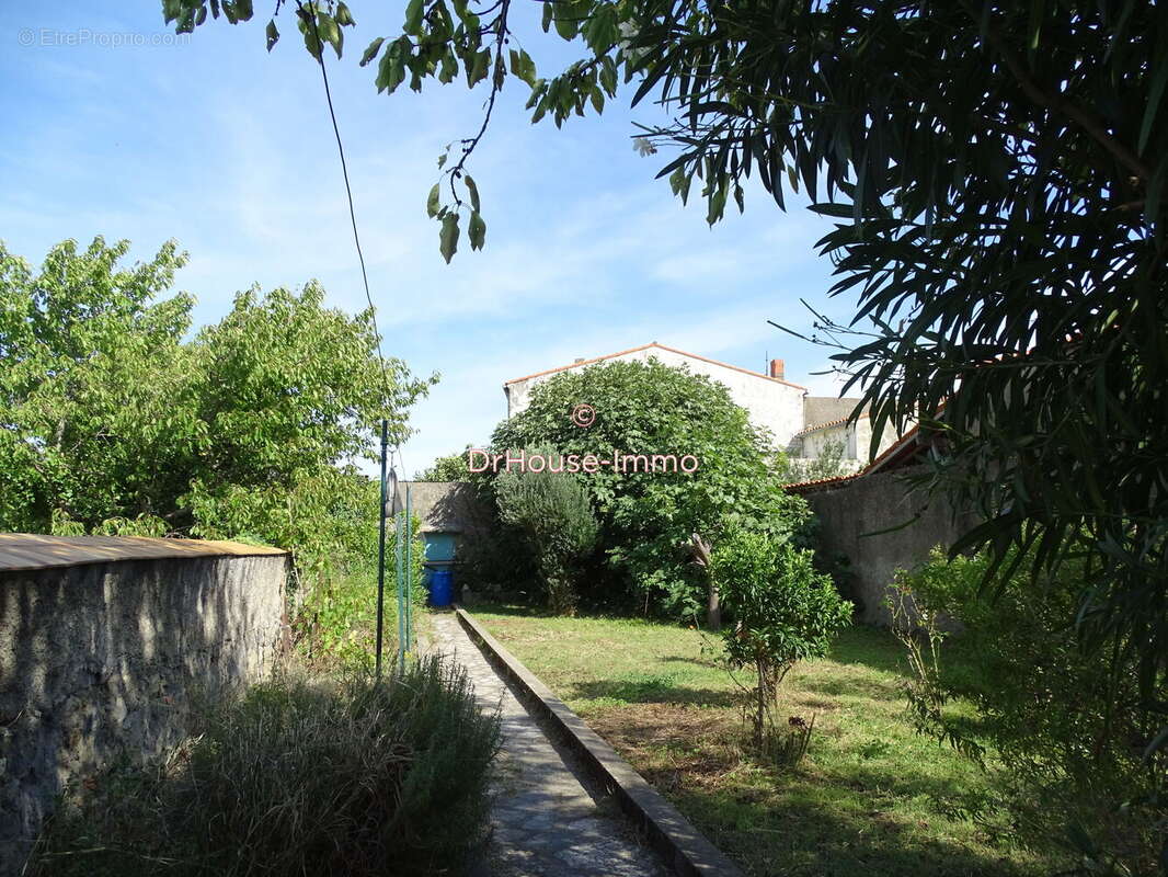 Maison à CAUDIES-DE-FENOUILLEDES