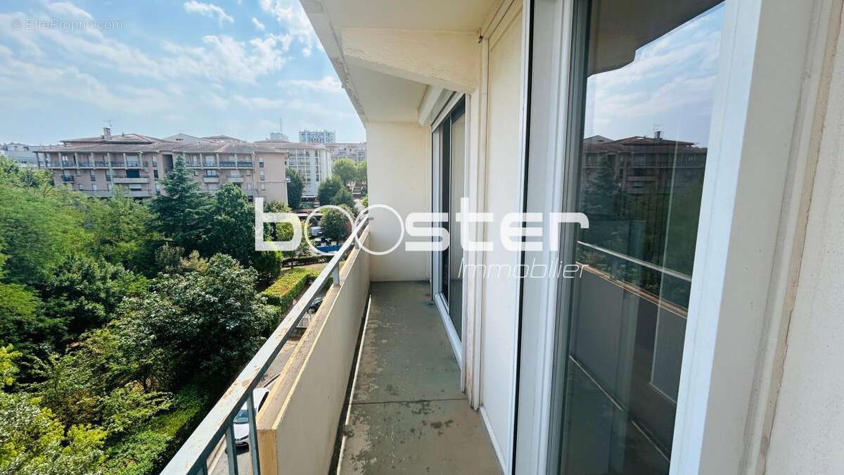 Toulouse Roseraie – Studio 26,86 m² au 6e étage avec ascenseur, coin cuisine accès au balcon avec une vue dégagée - photo 7