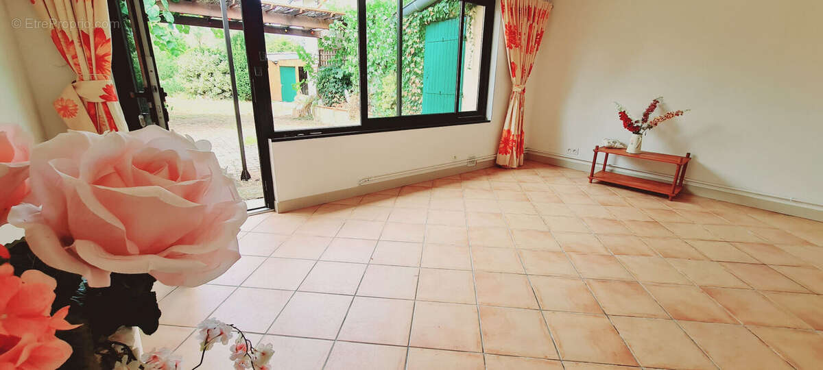 Maison de village 160m²  T5  avec garage, cuisine d'été, jardin, atelier... - photo 10