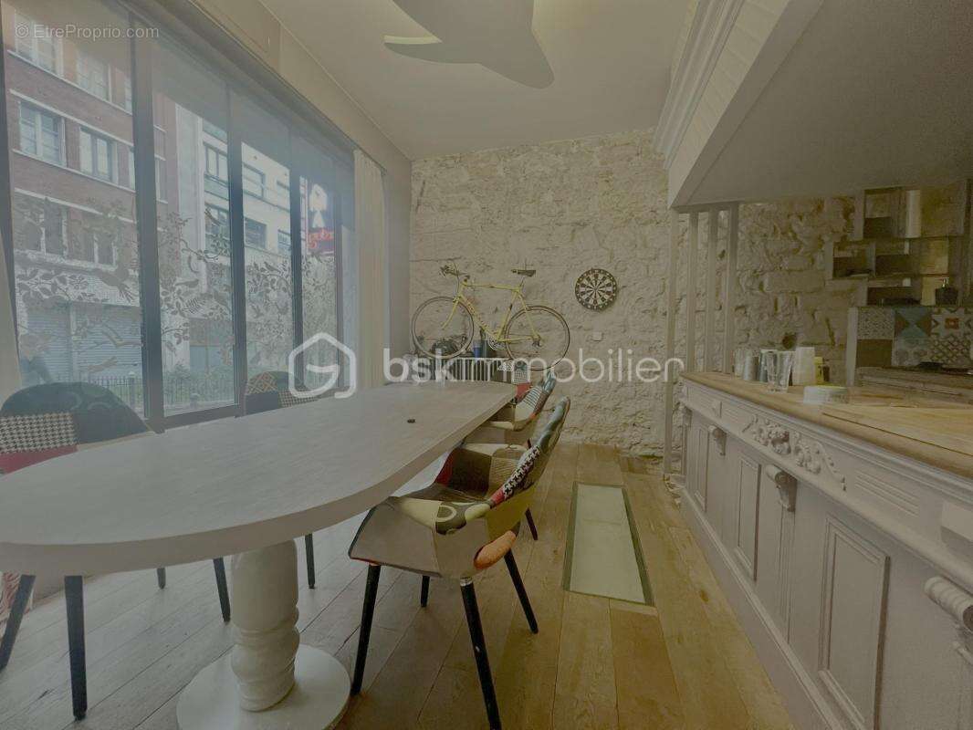Appartement à PARIS-18E