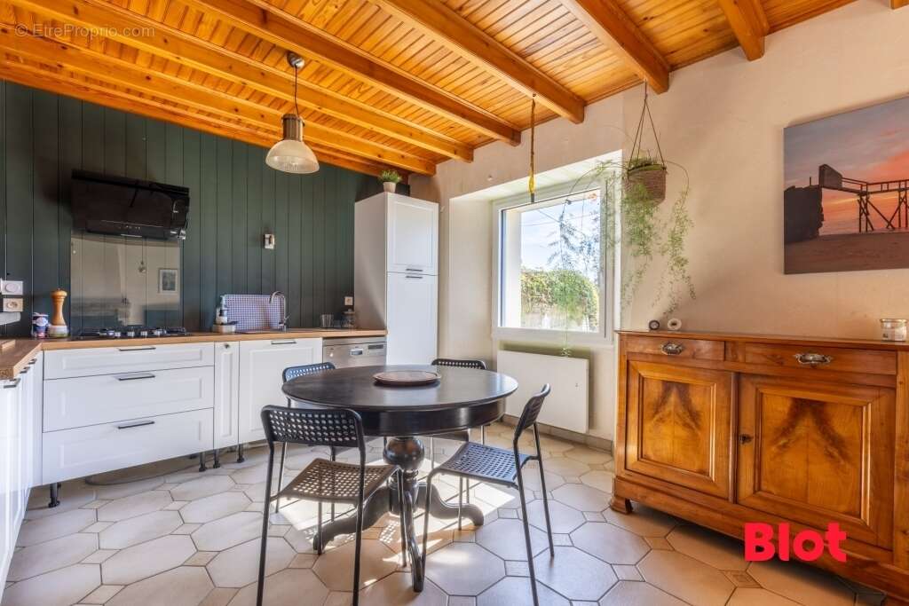 Maison à SAINT-MEDARD-SUR-ILLE