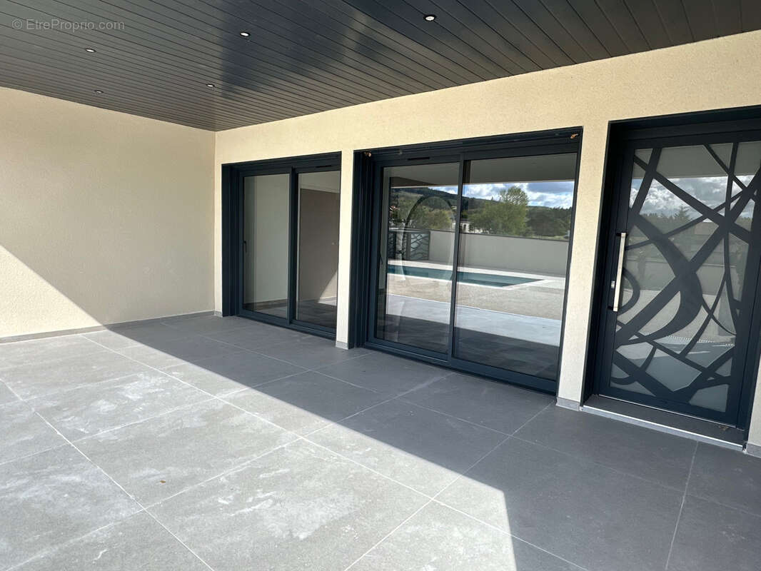 Maison à SAINT-ALBAN-LES-EAUX