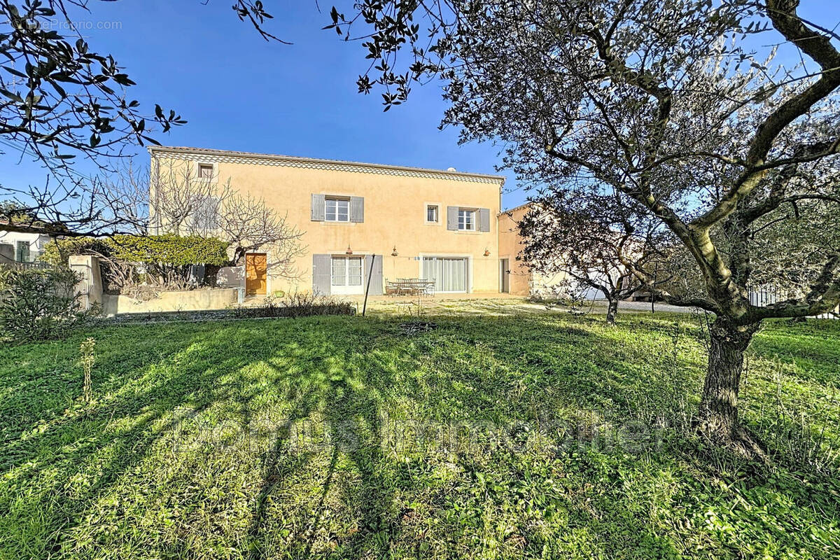 Maison à PERNES-LES-FONTAINES