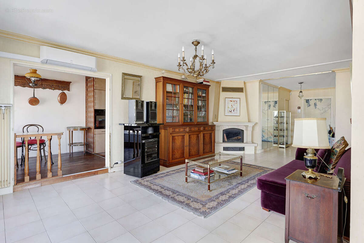 Appartement à PARIS-20E