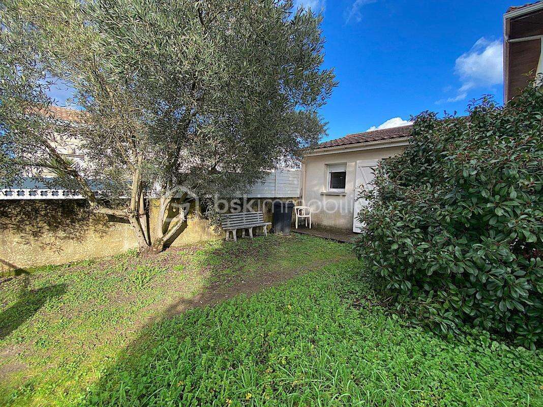 Jolie maison de plain-pied avec jardin et patio, située dans un quartier recherché de Bègles !!!! - photo 9